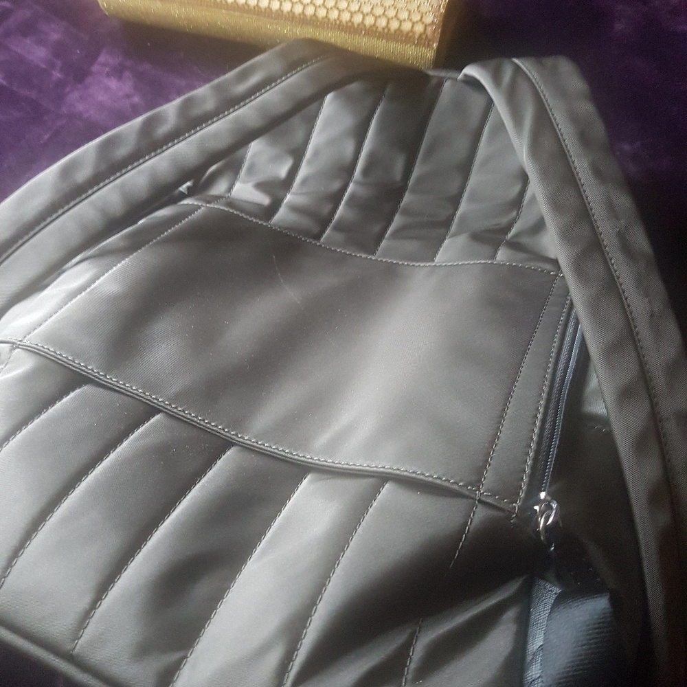 Backpack - Picture 3 of 7